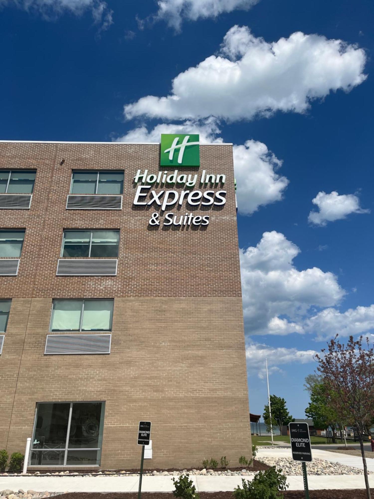 Holiday Inn Express & Suites Oscoda By Ihg エクステリア 写真