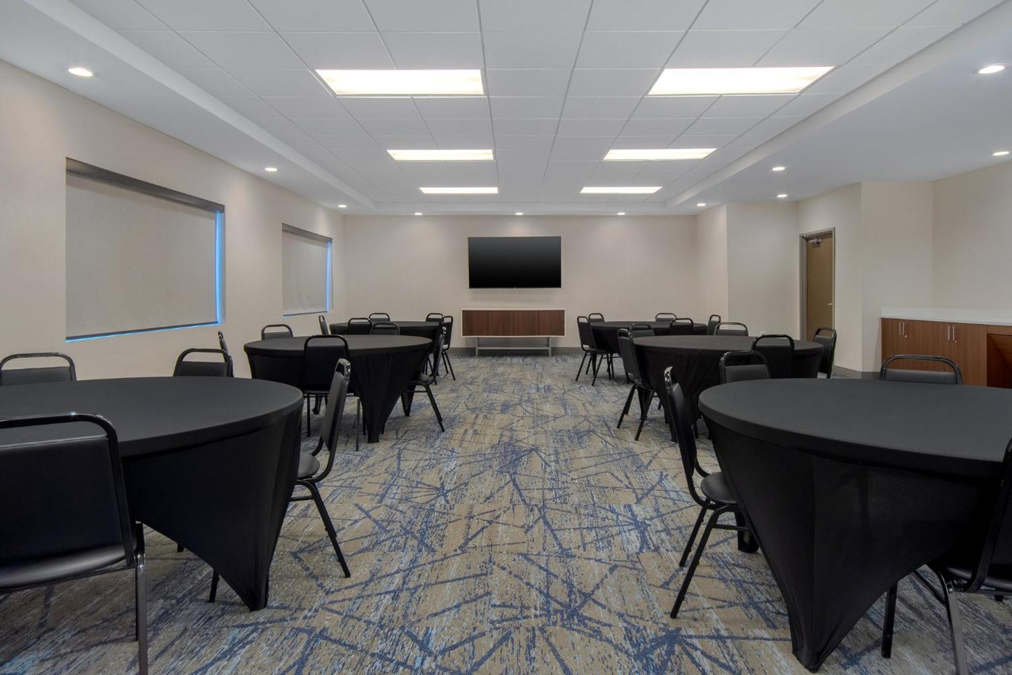 Holiday Inn Express & Suites Oscoda By Ihg エクステリア 写真